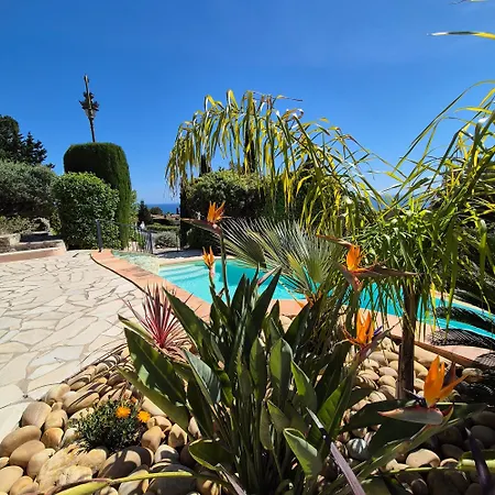 - La Colline Villa
