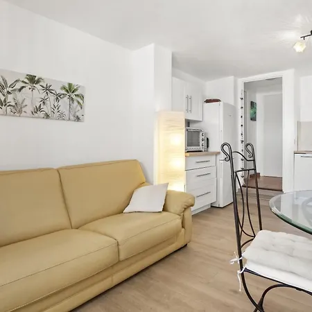 - La Colline Вилла